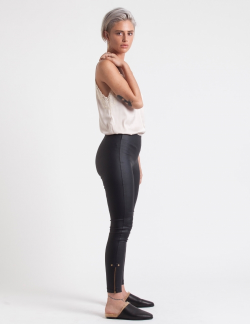 Alef Alef | אלף אלף - בגדי מעצבים | מכנסי DEZI ניט Alef Alef | אלף אלף - בגדי מעצבים | מכנסי DEZI ניט