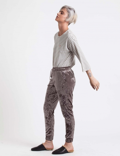 Alef Alef | אלף אלף - בגדי מעצבים | מכנסי Ray אפור בהיר Alef Alef | אלף אלף - בגדי מעצבים | מכנסי Ray אפור בהיר