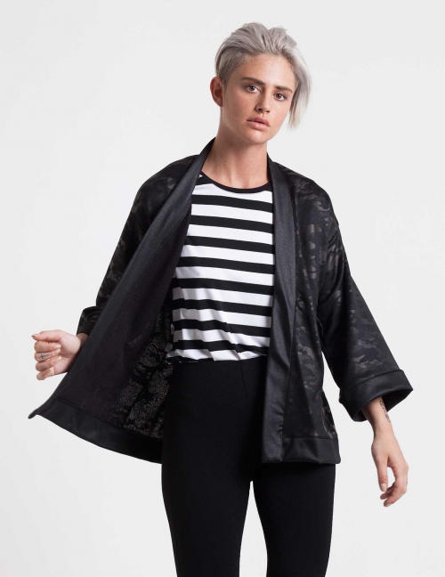 Alef Alef | אלף אלף - בגדי מעצבים | ז'קט Jessa שחור הדפס Alef Alef | אלף אלף - בגדי מעצבים | ז'קט Jessa שחור הדפס