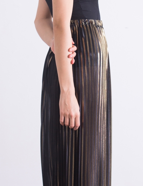 Alef Alef | אלף אלף - בגדי מעצבים | חצאית Cameron שחור זהב Alef Alef | אלף אלף - בגדי מעצבים | חצאית Cameron שחור זהב