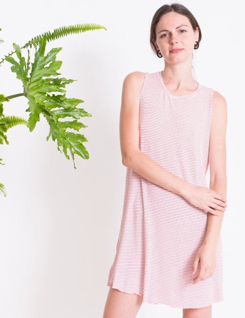 Alef Alef | אלף אלף - בגדי מעצבים | שמלת ROSEMARY לבן פס אדום Alef Alef | אלף אלף - בגדי מעצבים | שמלת ROSEMARY לבן פס אדום