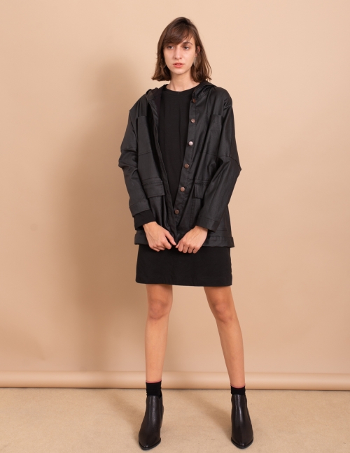 Alef Alef | אלף אלף - בגדי מעצבים | מעיל Norman שחור מבריק Alef Alef | אלף אלף - בגדי מעצבים | מעיל Norman שחור מבריק