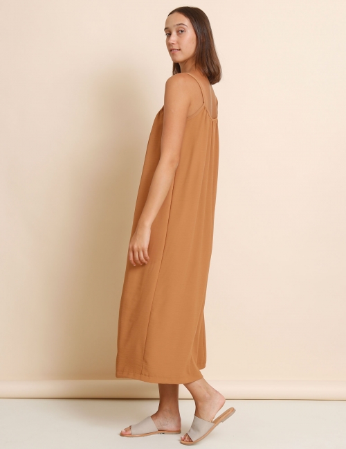 Alef Alef | אלף אלף - בגדי מעצבים | שמלת Rami קאמל Alef Alef | אלף אלף - בגדי מעצבים | שמלת Rami קאמל