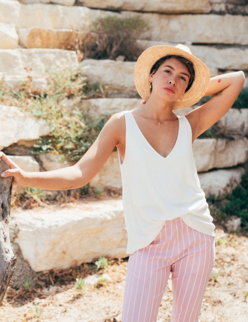 Alef Alef | אלף אלף - בגדי מעצבים | מכנסי Leon ורוד פס לבן Alef Alef | אלף אלף - בגדי מעצבים | מכנסי Leon ורוד פס לבן