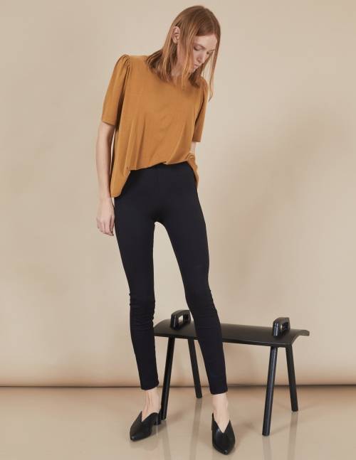 Alef Alef | אלף אלף - בגדי מעצבים | מכנסי Ang | שחור קרוקודיל Alef Alef | אלף אלף - בגדי מעצבים | מכנסי Ang | שחור קרוקודיל