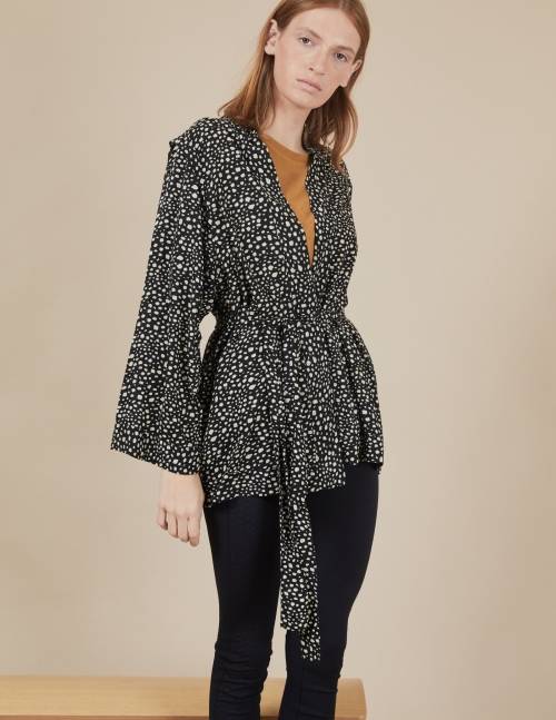 Alef Alef | אלף אלף - בגדי מעצבים | קימונו Valentina שחור דפוס בז' Alef Alef | אלף אלף - בגדי מעצבים | קימונו Valentina שחור דפוס בז'