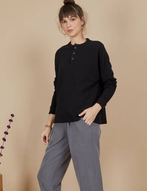 Alef Alef | אלף אלף - בגדי מעצבים | חולצת Greta שחור Alef Alef | אלף אלף - בגדי מעצבים | חולצת Greta שחור