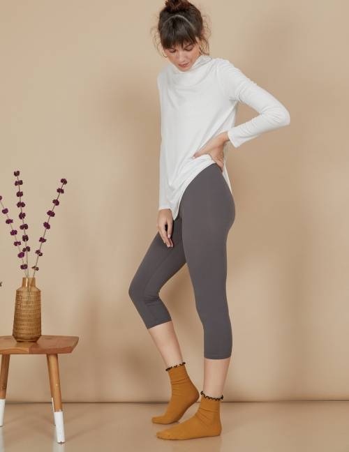 Alef Alef | אלף אלף - בגדי מעצבים | טייץ 3/4 אפור Alef Alef | אלף אלף - בגדי מעצבים | טייץ 3/4 אפור