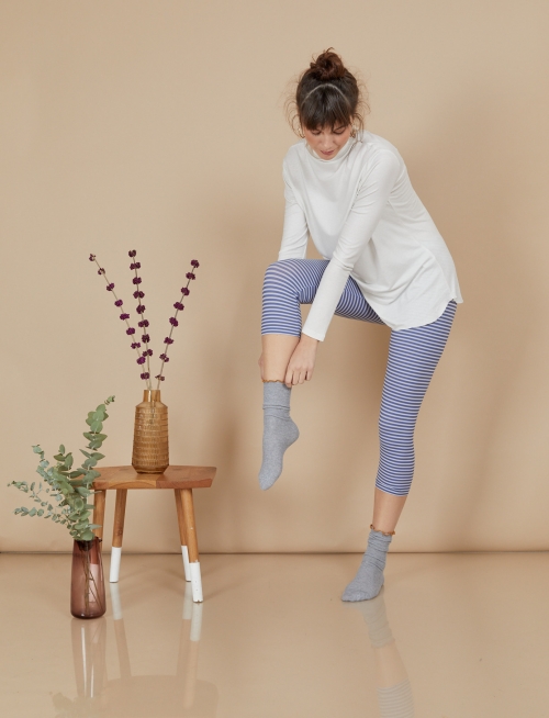 Alef Alef | אלף אלף - בגדי מעצבים | טייץ 3/4 פסים כחול/לבן