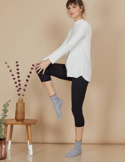 Alef Alef | אלף אלף - בגדי מעצבים | טייץ 3/4 שחור Alef Alef | אלף אלף - בגדי מעצבים | טייץ 3/4 שחור