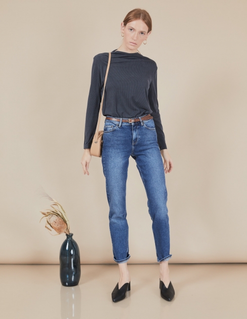 Alef Alef | אלף אלף - בגדי מעצבים | תיק עור Bao קאמל Alef Alef | אלף אלף - בגדי מעצבים | תיק עור Bao קאמל