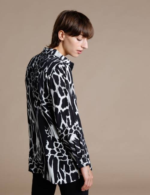 Alef Alef | אלף אלף - בגדי מעצבים | חולצת Tavor | הדפס חברבורות Alef Alef | אלף אלף - בגדי מעצבים | חולצת Tavor | הדפס חברבורות