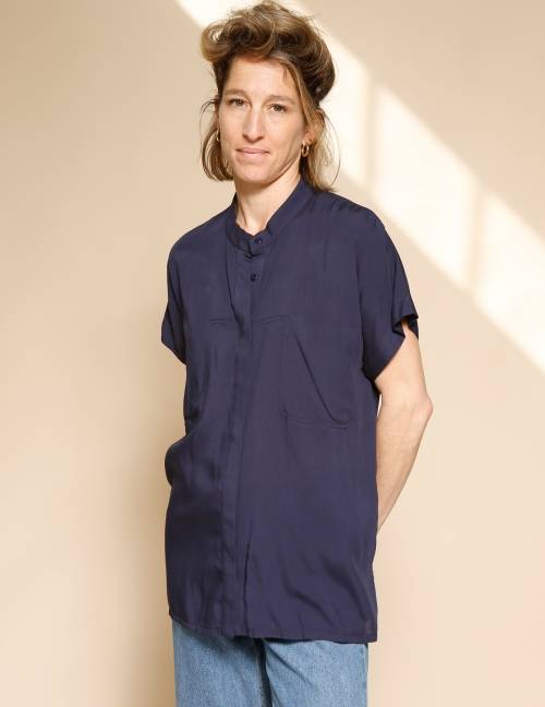 Alef Alef | אלף אלף - בגדי מעצבים | חולצת Mann נייבי Alef Alef | אלף אלף - בגדי מעצבים | חולצת Mann נייבי