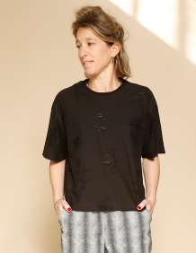 Alef Alef | אלף אלף - בגדי מעצבים | חולצת Miller שחור קרעים