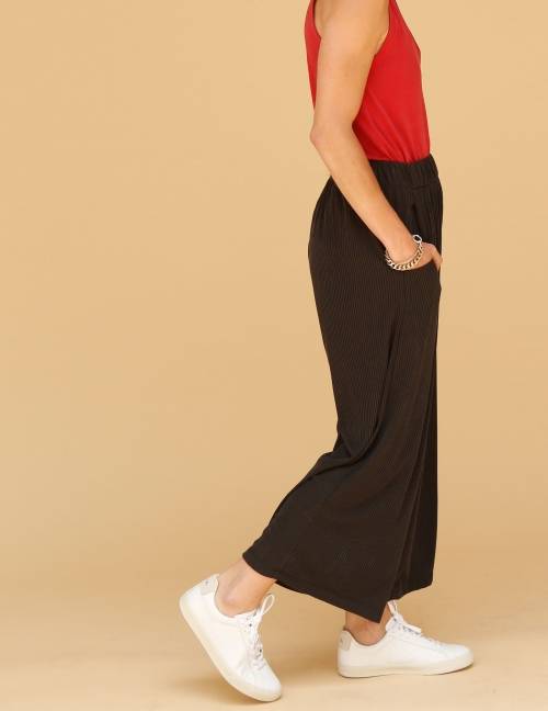 Alef Alef | אלף אלף - בגדי מעצבים | מכנסי Tzadok שחור פחם Alef Alef | אלף אלף - בגדי מעצבים | מכנסי Tzadok שחור פחם