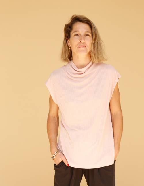 Alef Alef | אלף אלף - בגדי מעצבים | חולצת Eini ורוד ריב Alef Alef | אלף אלף - בגדי מעצבים | חולצת Eini ורוד ריב