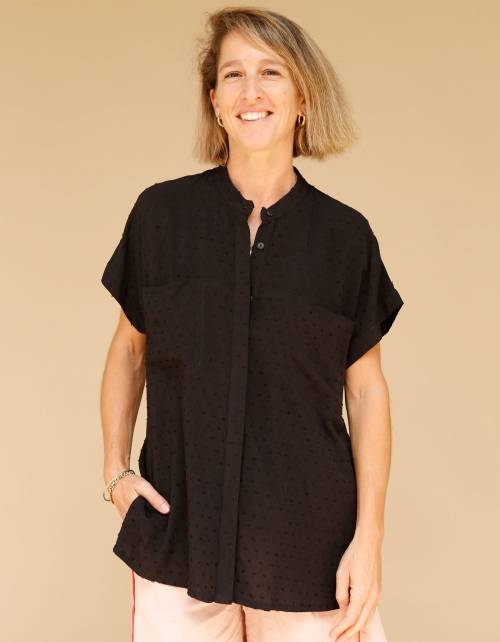 Alef Alef | אלף אלף - בגדי מעצבים | חולצת Mann שחור טקסטורה Alef Alef | אלף אלף - בגדי מעצבים | חולצת Mann שחור טקסטורה