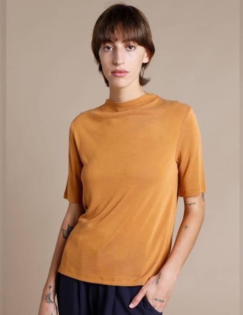 Alef Alef | אלף אלף - בגדי מעצבים | חולצת Denali חרדל Alef Alef | אלף אלף - בגדי מעצבים | חולצת Denali חרדל