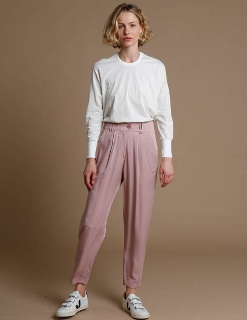 Alef Alef | אלף אלף - בגדי מעצבים | מכנסי Hermon פודרה Alef Alef | אלף אלף - בגדי מעצבים | מכנסי Hermon פודרה