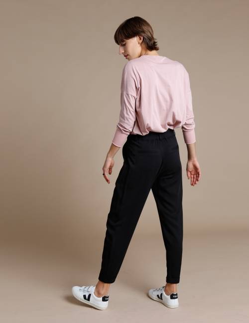 Alef Alef | אלף אלף - בגדי מעצבים | מכנסי Hermon שחור Alef Alef | אלף אלף - בגדי מעצבים | מכנסי Hermon שחור