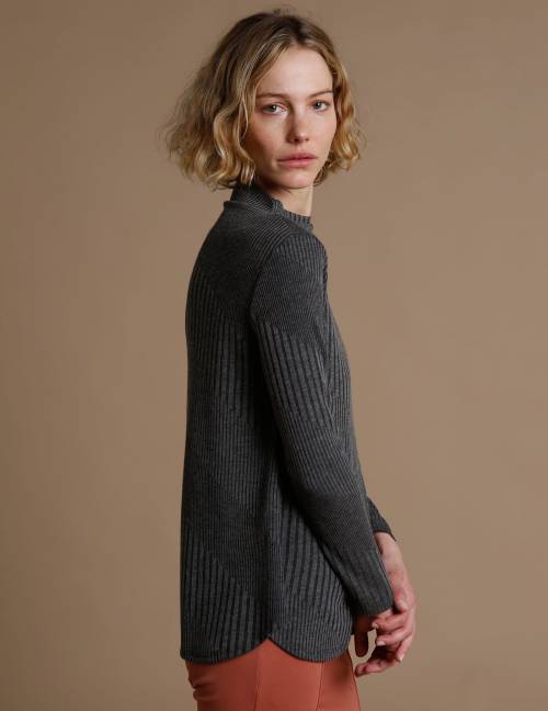 Alef Alef | אלף אלף - בגדי מעצבים | חולצת Saana | אפור טקסטורה Alef Alef | אלף אלף - בגדי מעצבים | חולצת Saana | אפור טקסטורה