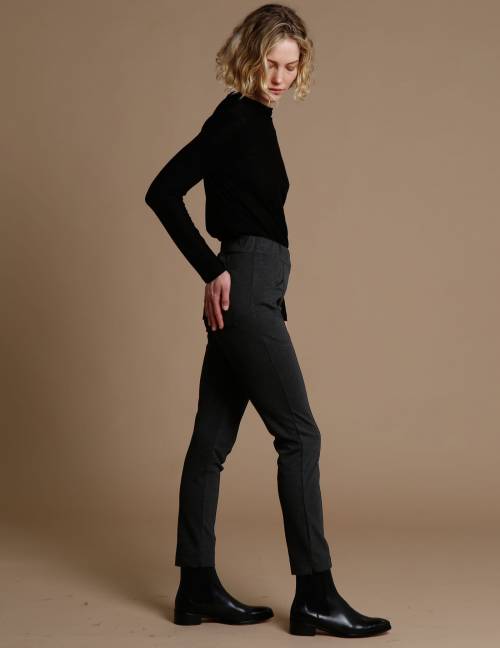 Alef Alef | אלף אלף - בגדי מעצבים | מכנסי Tate אפור Alef Alef | אלף אלף - בגדי מעצבים | מכנסי Tate אפור