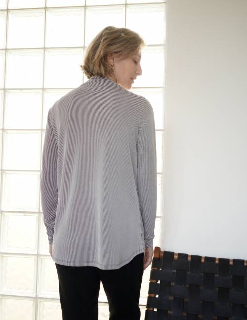 Alef Alef | אלף אלף - בגדי מעצבים | חולצת Saana | פסים שחור/לבן Alef Alef | אלף אלף - בגדי מעצבים | חולצת Saana | פסים שחור/לבן