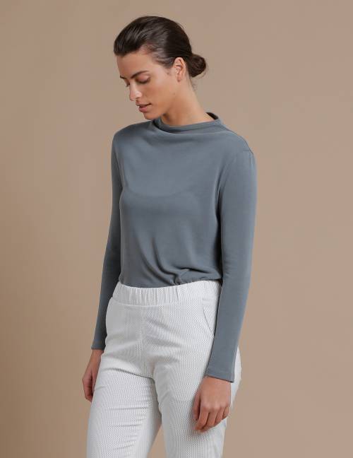 Alef Alef | אלף אלף - בגדי מעצבים | חולצת Saana | אקליפטוס Alef Alef | אלף אלף - בגדי מעצבים | חולצת Saana | אקליפטוס