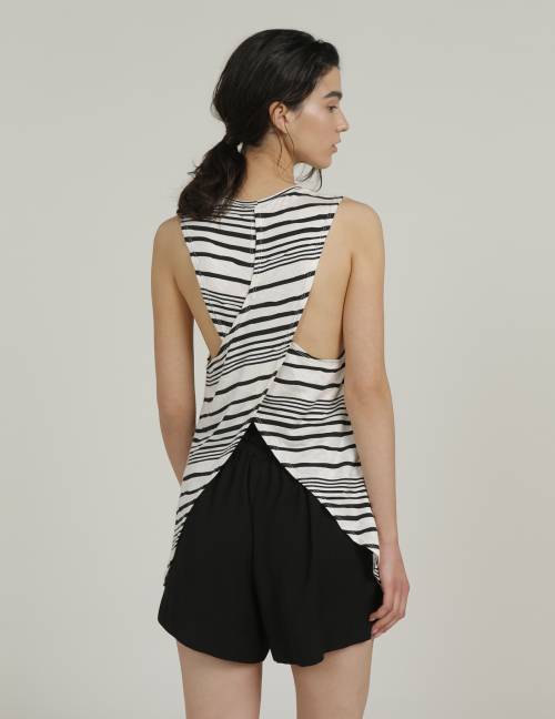 Alef Alef | אלף אלף - בגדי מעצבים | גופית ZOE פסים שחור לבן Alef Alef | אלף אלף - בגדי מעצבים | גופית ZOE פסים שחור לבן