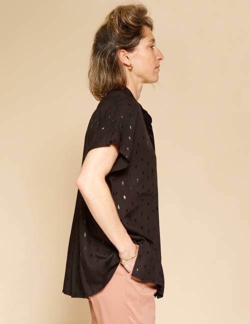 Alef Alef | אלף אלף - בגדי מעצבים | חולצת Mann שחור פויל Alef Alef | אלף אלף - בגדי מעצבים | חולצת Mann שחור פויל