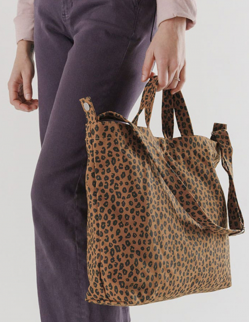 Alef Alef | אלף אלף - בגדי מעצבים | תיק צד // Baggu מנומר Alef Alef | אלף אלף - בגדי מעצבים | תיק צד // Baggu מנומר