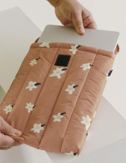 Alef Alef | אלף אלף - בגדי מעצבים | כיסוי ללפטופ 13 // Baggu הדפס פרחים Alef Alef | אלף אלף - בגדי מעצבים | כיסוי ללפטופ 13 // Baggu הדפס פרחים