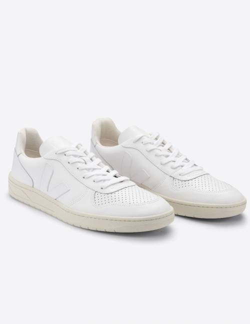 Alef Alef | אלף אלף - בגדי מעצבים | סניקרס VEJA V-10 | Extra White Alef Alef | אלף אלף - בגדי מעצבים | סניקרס VEJA V-10 | Extra White