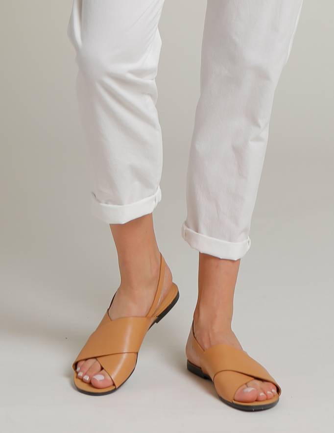 Alef Alef | אלף אלף - בגדי מעצבים | סנדל רצועות TIA קאמל