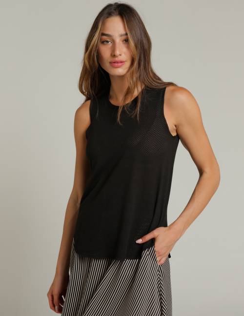 Alef Alef | אלף אלף - בגדי מעצבים | גופית RAILAY מחורר שחור Alef Alef | אלף אלף - בגדי מעצבים | גופית RAILAY מחורר שחור