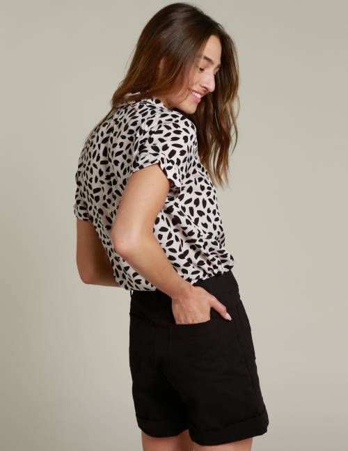 Alef Alef | אלף אלף - בגדי מעצבים | מכנסי CAPRI שחור Alef Alef | אלף אלף - בגדי מעצבים | מכנסי CAPRI שחור