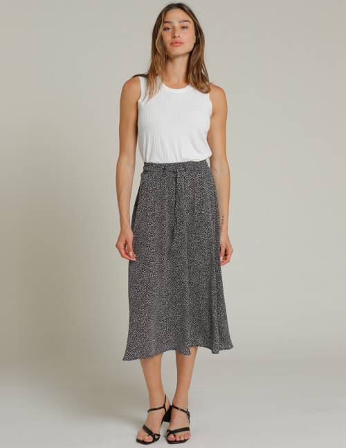 Alef Alef | אלף אלף - בגדי מעצבים | חצאית SYMI חברבורות שחור Alef Alef | אלף אלף - בגדי מעצבים | חצאית SYMI חברבורות שחור