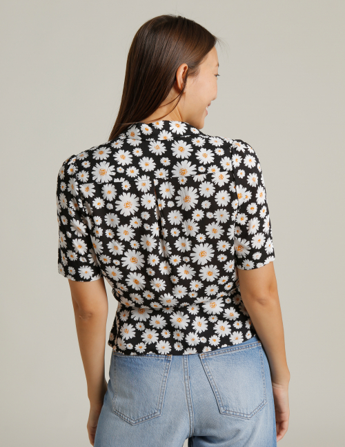 Alef Alef | אלף אלף - בגדי מעצבים | חולצת LEAF פרחים לבנים Alef Alef | אלף אלף - בגדי מעצבים | חולצת LEAF פרחים לבנים