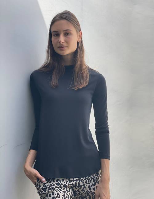 Alef Alef | אלף אלף - בגדי מעצבים | חולצת CALLA שחור Alef Alef | אלף אלף - בגדי מעצבים | חולצת CALLA שחור