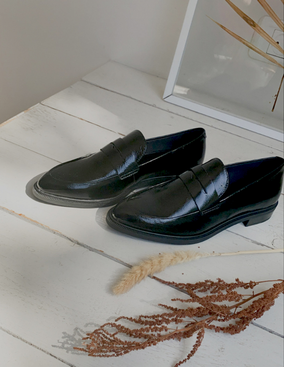 Alef Alef | אלף אלף - בגדי מעצבים | מוקסין FRANCES שחור מבריק