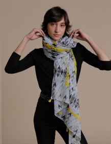 Alef Alef | אלף אלף - בגדי מעצבים | צעיף פרינט לבן שחור צהוב