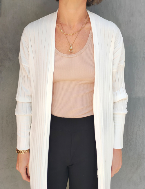 Alef Alef | אלף אלף - בגדי מעצבים | עליונית PLUIE שמנת Alef Alef | אלף אלף - בגדי מעצבים | עליונית PLUIE שמנת