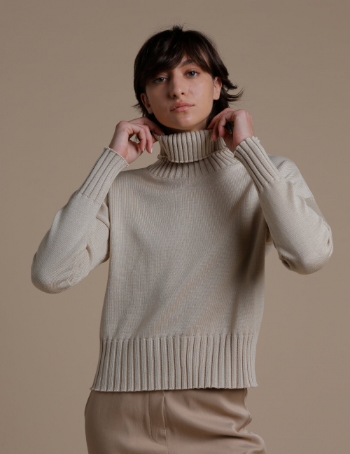 Alef Alef | אלף אלף - בגדי מעצבים | סוודר גולף ROULE אבן Alef Alef | אלף אלף - בגדי מעצבים | סוודר גולף ROULE אבן