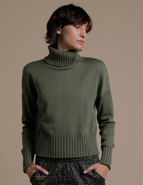 Alef Alef | אלף אלף - בגדי מעצבים | סוודר גולף ROULE ירוק יער Alef Alef | אלף אלף - בגדי מעצבים | סוודר גולף ROULE ירוק יער