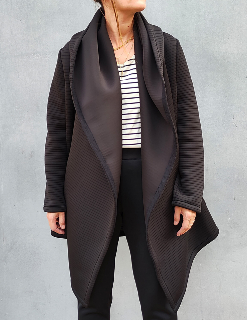 Alef Alef | אלף אלף - בגדי מעצבים | עליונית NOAH שחור פס Alef Alef | אלף אלף - בגדי מעצבים | עליונית NOAH שחור פס