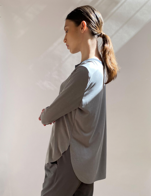 Alef Alef | אלף אלף - בגדי מעצבים | חולצת CAMILIA אפור ריב Alef Alef | אלף אלף - בגדי מעצבים | חולצת CAMILIA אפור ריב