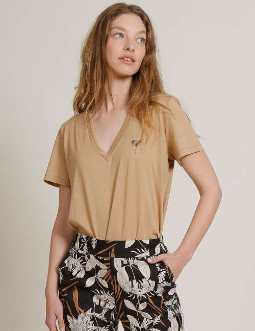 Alef Alef | אלף אלף - בגדי מעצבים | טי שירט PALM מוקה Alef Alef | אלף אלף - בגדי מעצבים | טי שירט PALM מוקה