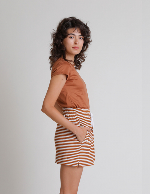 Alef Alef | אלף אלף - בגדי מעצבים | טי שירט LION אדמה Alef Alef | אלף אלף - בגדי מעצבים | טי שירט LION אדמה