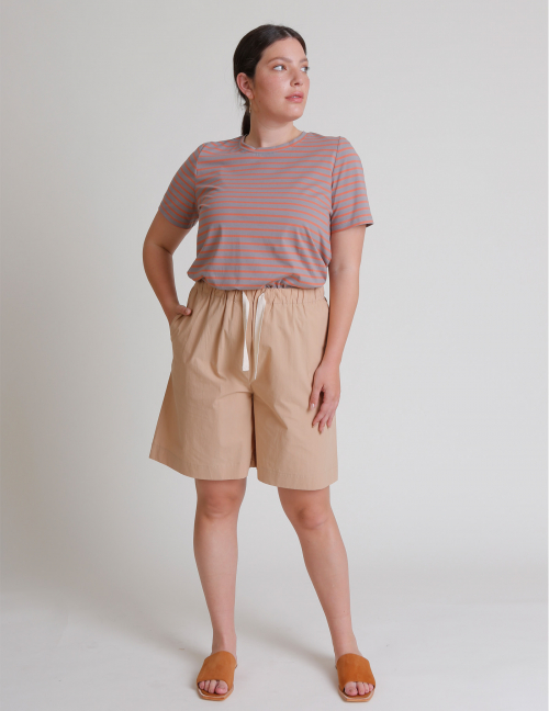 Alef Alef | אלף אלף - בגדי מעצבים | מכנסי ברמודה JAGUAR חאקי Alef Alef | אלף אלף - בגדי מעצבים | מכנסי ברמודה JAGUAR חאקי