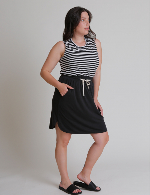 Alef Alef | אלף אלף - בגדי מעצבים | חצאית SAVANNA שחורה Alef Alef | אלף אלף - בגדי מעצבים | חצאית SAVANNA שחורה